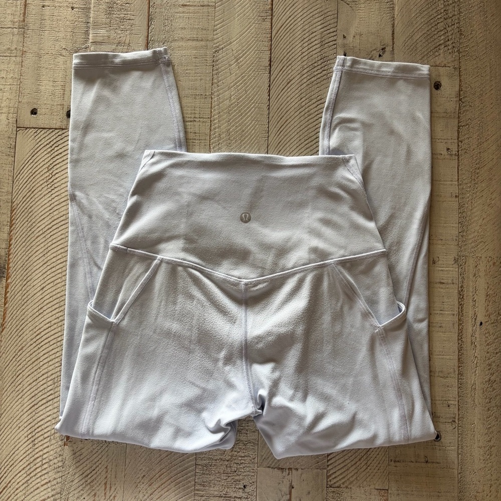 Lululemon light blue cropped leggings